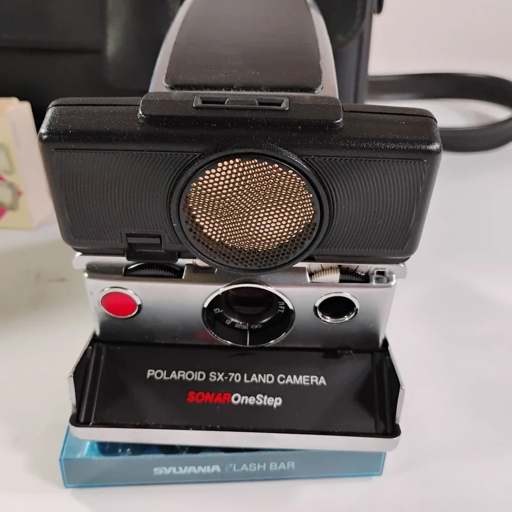 POLAROID SX-70 Sonar One Step Folding/Collapsible Land Camera W/ Extras